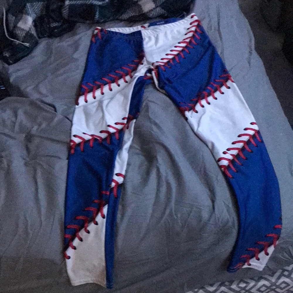 Never worn got them from a friend